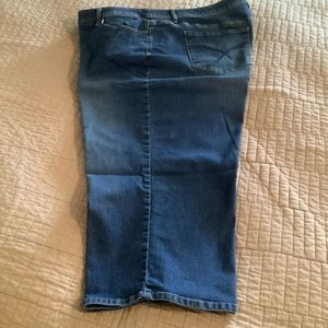 CJ BANKS Crop Jeans